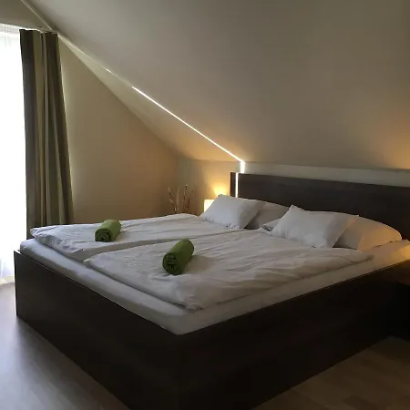 Dunazug Apartmanhaz Apartment Domos Exterior photo