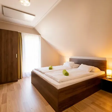 Dunazug Apartmanhaz Apartment Domos Exterior photo