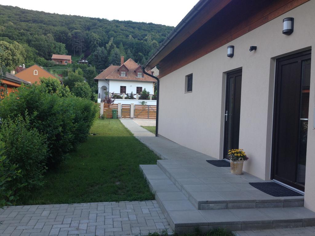 Apartment Dunazug Apartmanhaz Domos