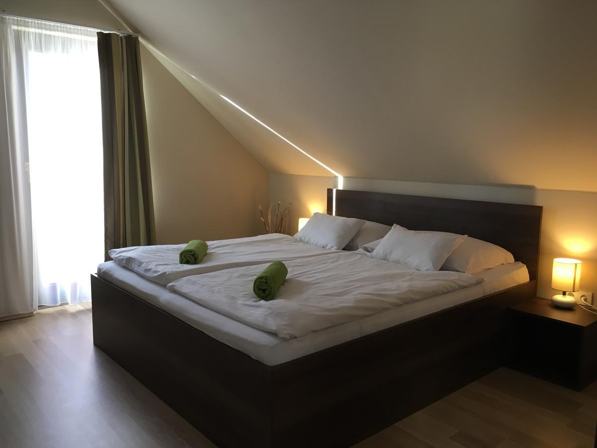 Dunazug Apartmanhaz Apartment Domos