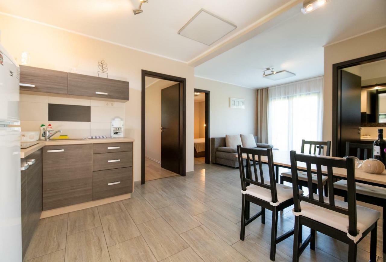 Dunazug Apartmanhaz Domos